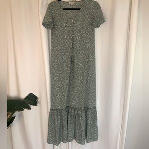Flowy dress size M